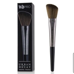 NIB UD Pro Urban Decay Diffusing Blush Brush